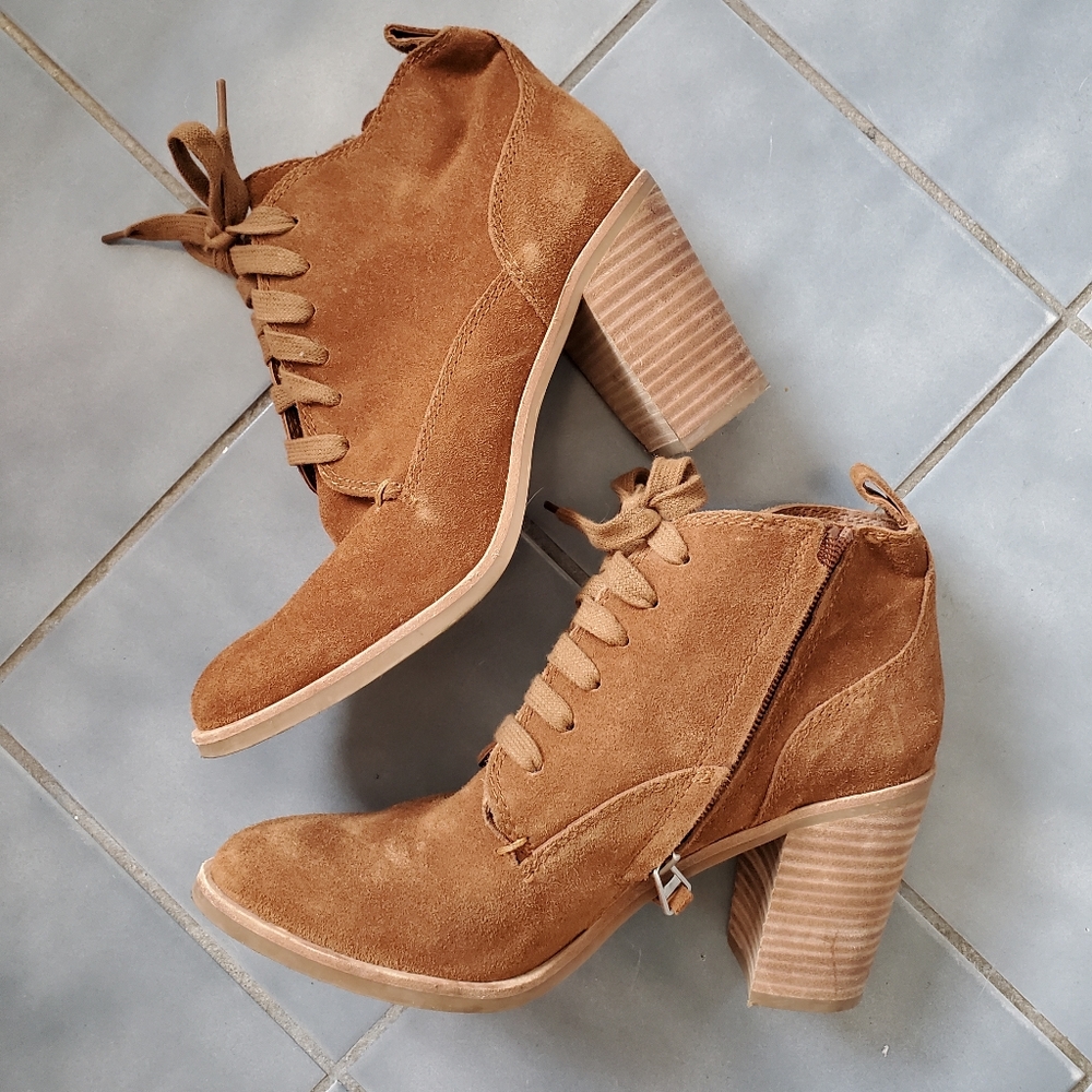 Cognac suede booties - Picture 2 of 4